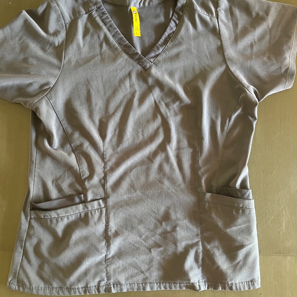 Aero Women's Scrub Set Size Large Petite Gray